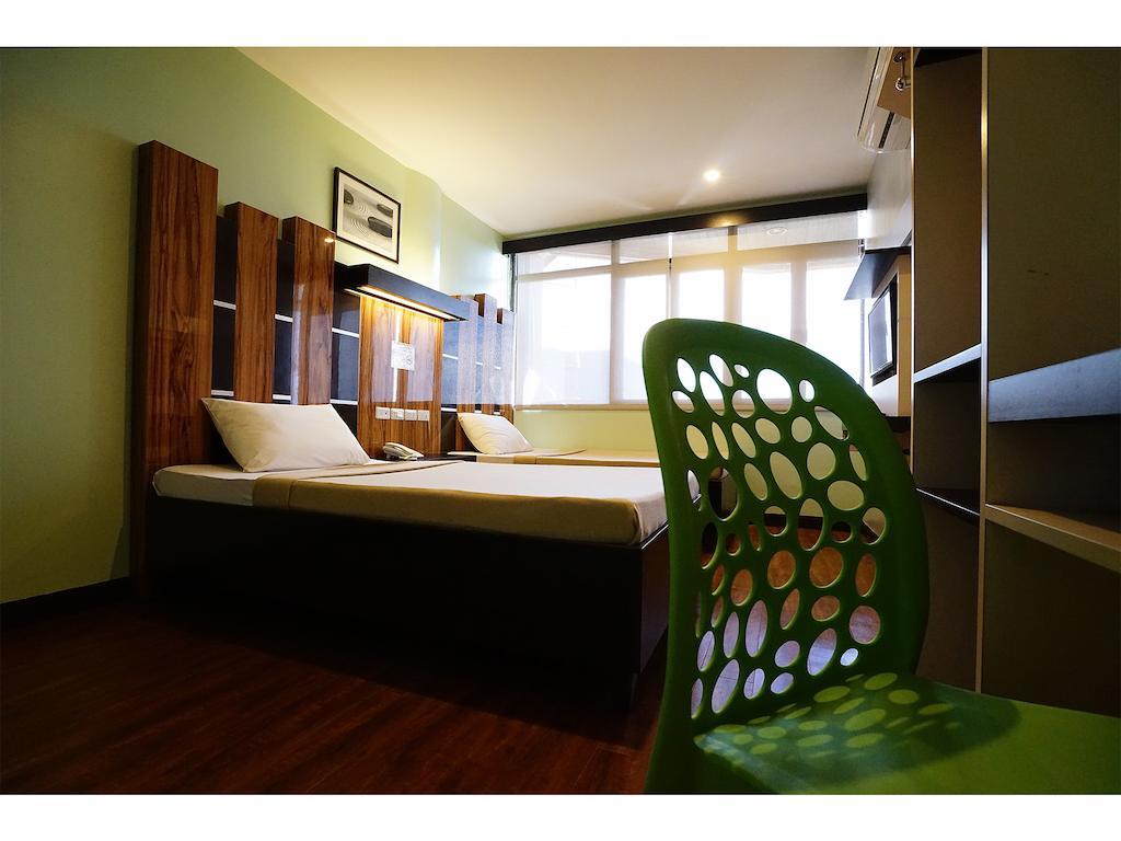 Sugbutel Family Hotel Cebu Powered By Cocotel Eksteriør bilde