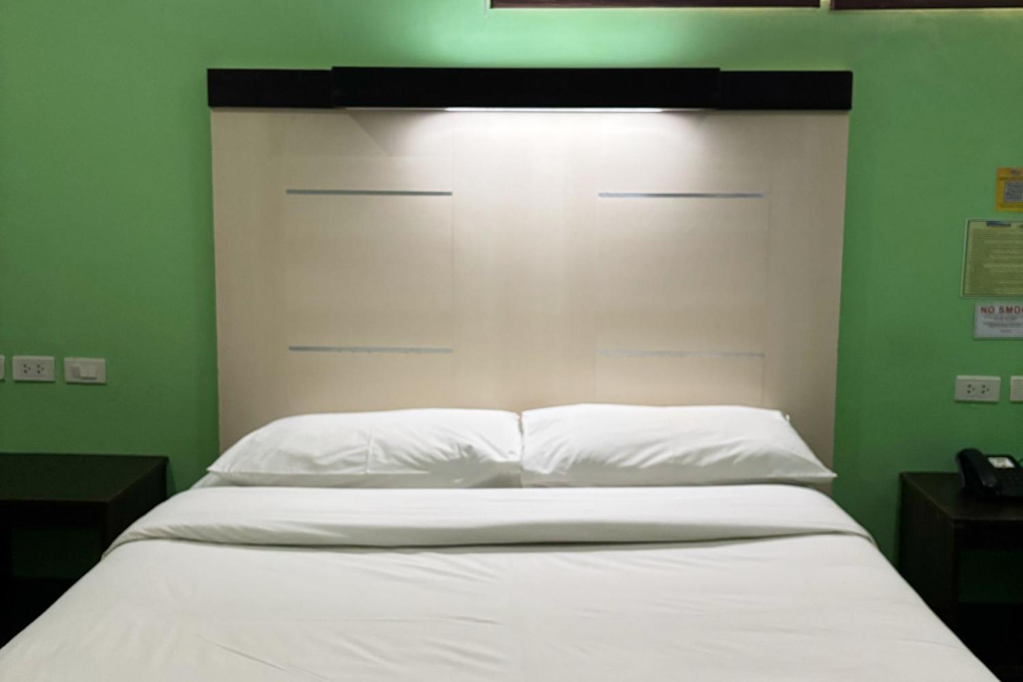 Sugbutel Family Hotel Cebu Powered By Cocotel Eksteriør bilde