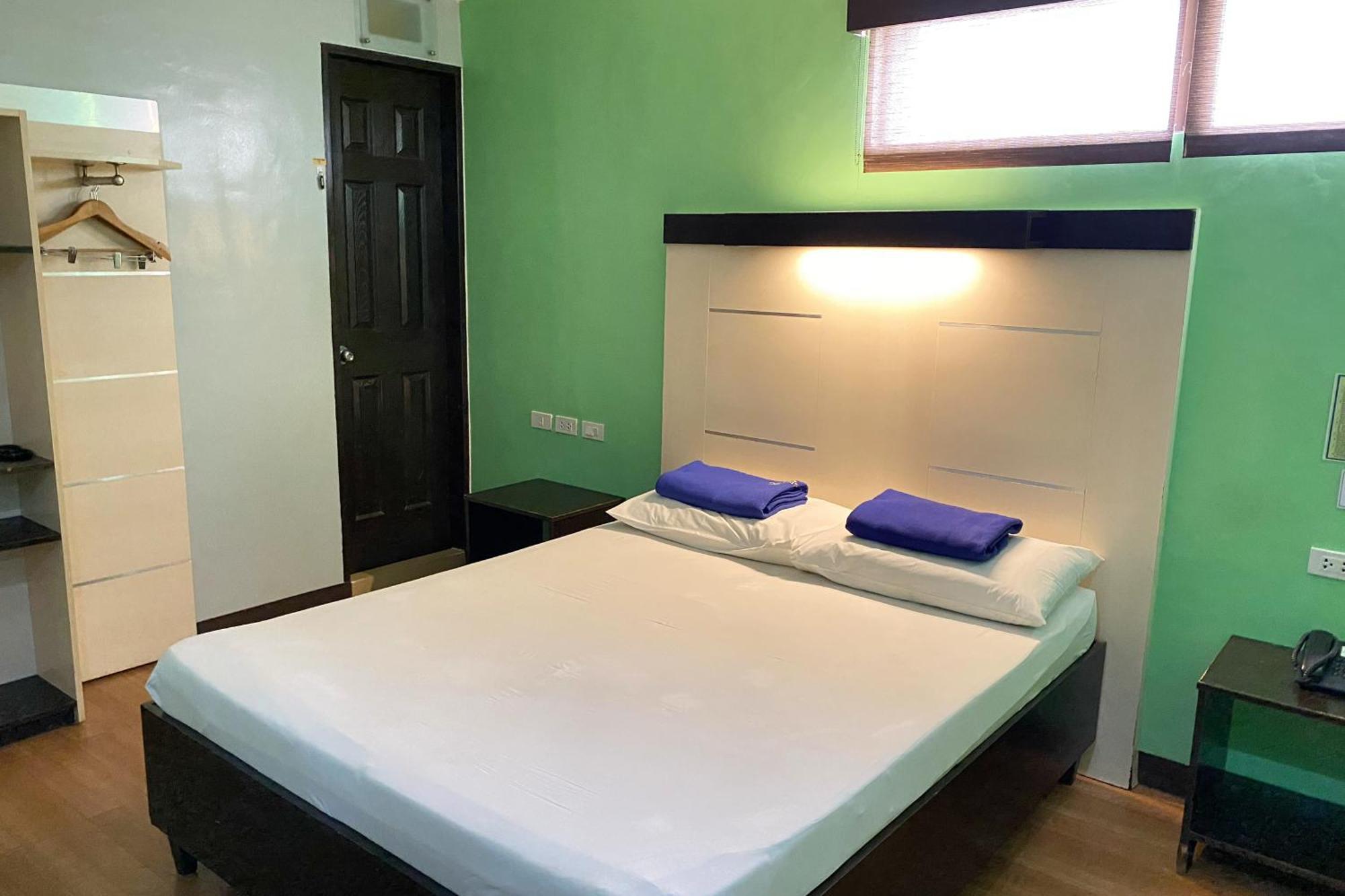 Sugbutel Family Hotel Cebu Powered By Cocotel Eksteriør bilde