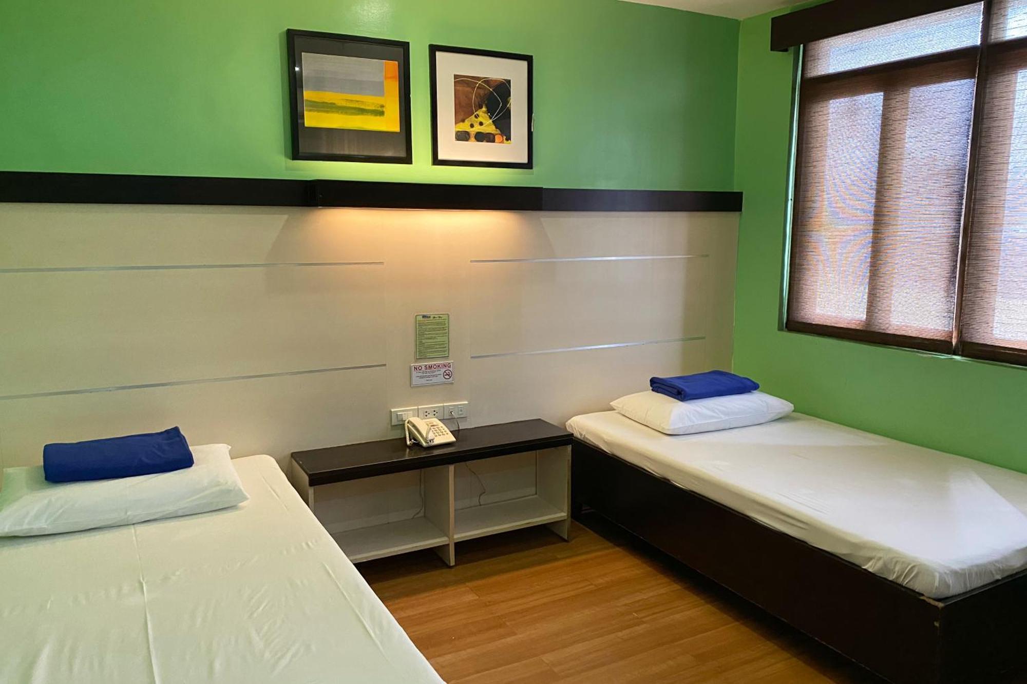Sugbutel Family Hotel Cebu Powered By Cocotel Eksteriør bilde