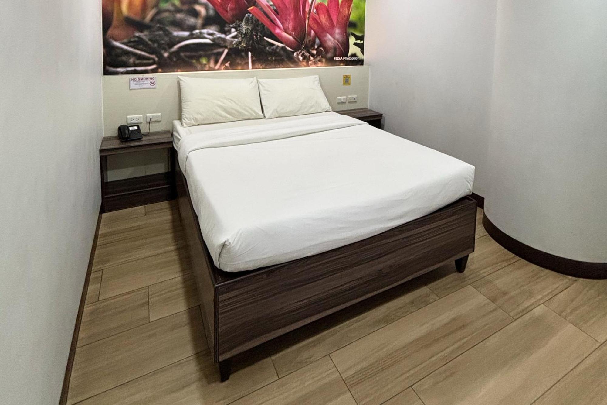 Sugbutel Family Hotel Cebu Powered By Cocotel Eksteriør bilde