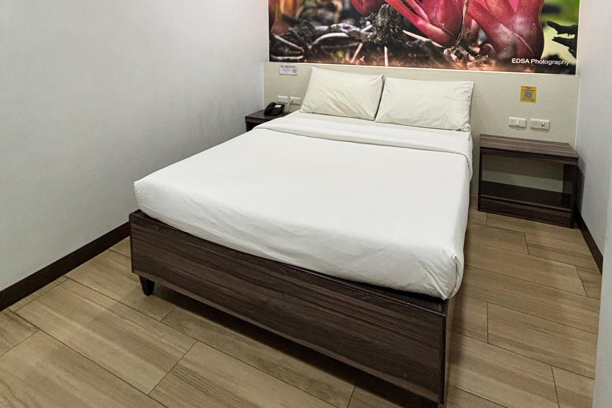 Sugbutel Family Hotel Cebu Powered By Cocotel Eksteriør bilde