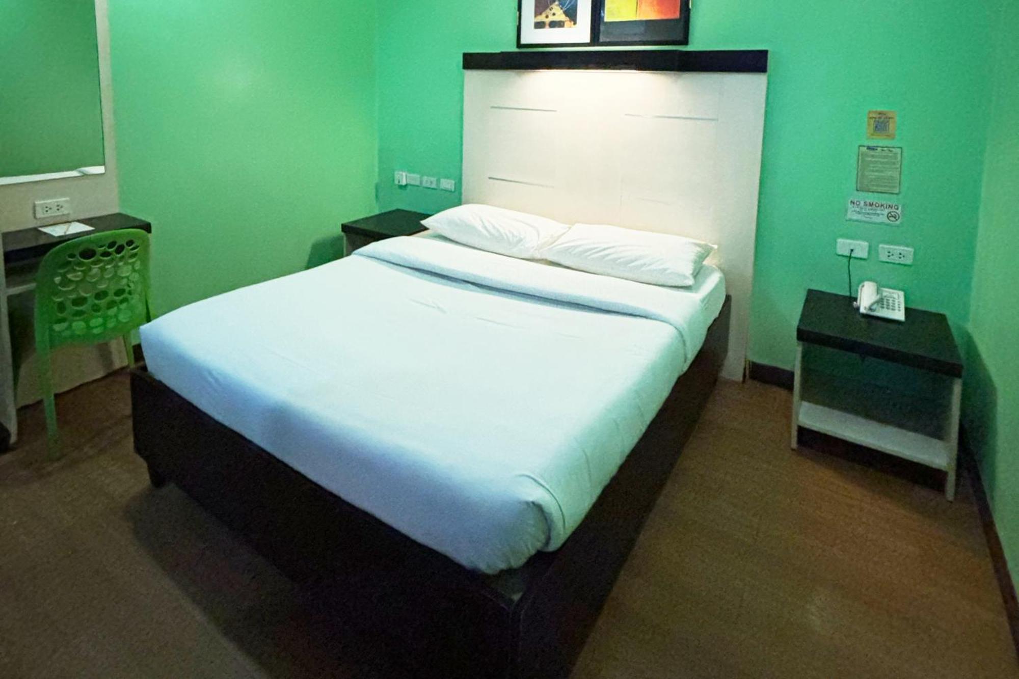 Sugbutel Family Hotel Cebu Powered By Cocotel Eksteriør bilde