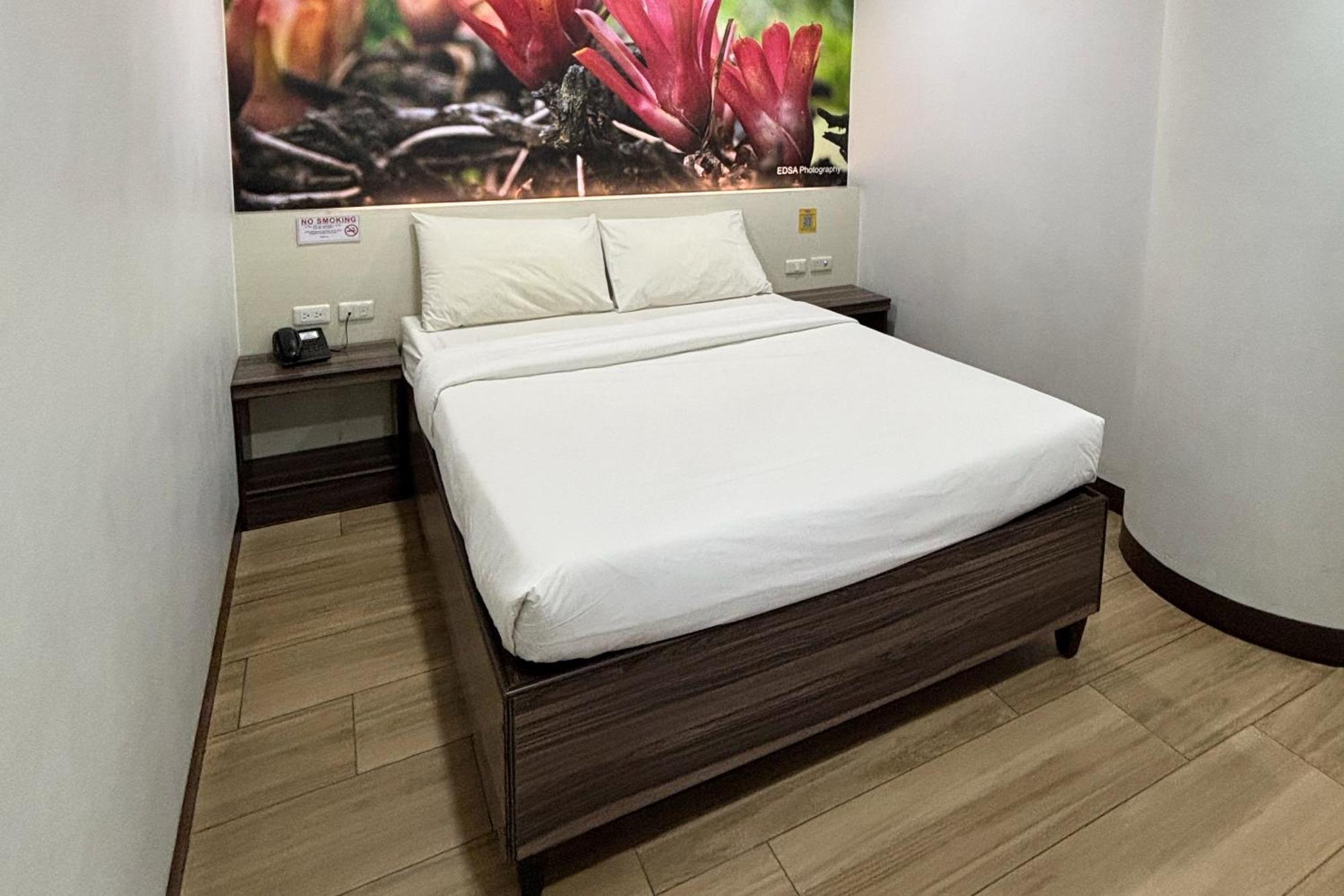 Sugbutel Family Hotel Cebu Powered By Cocotel Eksteriør bilde