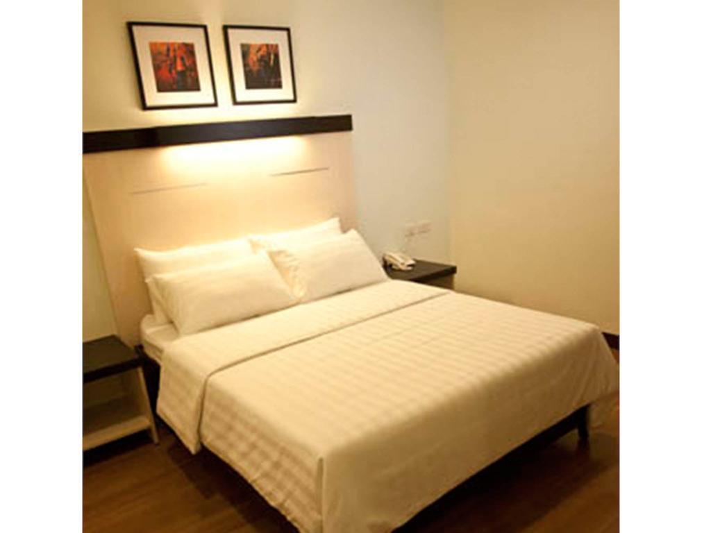 Sugbutel Family Hotel Cebu Powered By Cocotel Eksteriør bilde
